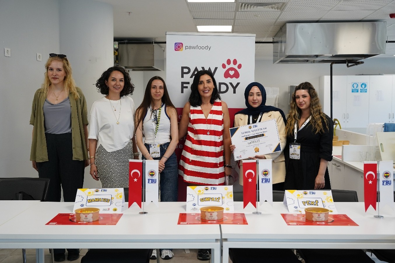 Atık Değil Mama Olsun: Patiseverler Yarışıyor